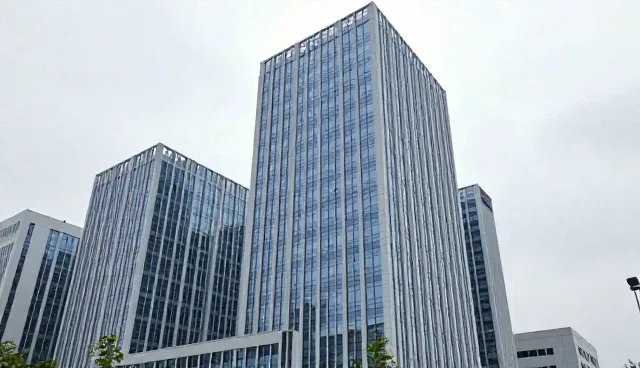 定制商务礼品性能差异影响线上店铺运营效果
